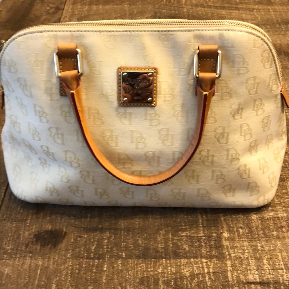 Dooney& Bourke Purse